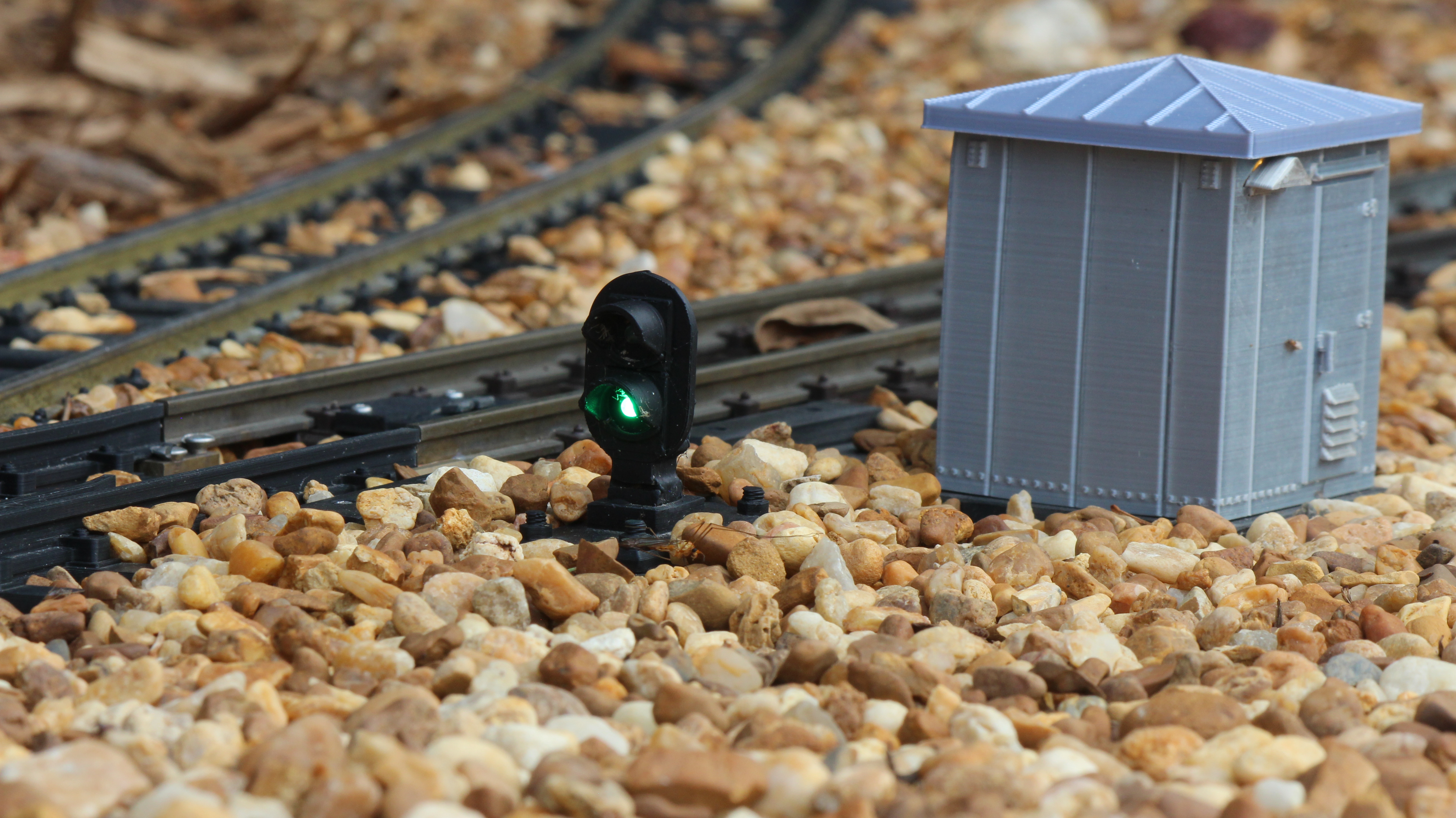 Two color Dwarf Signal